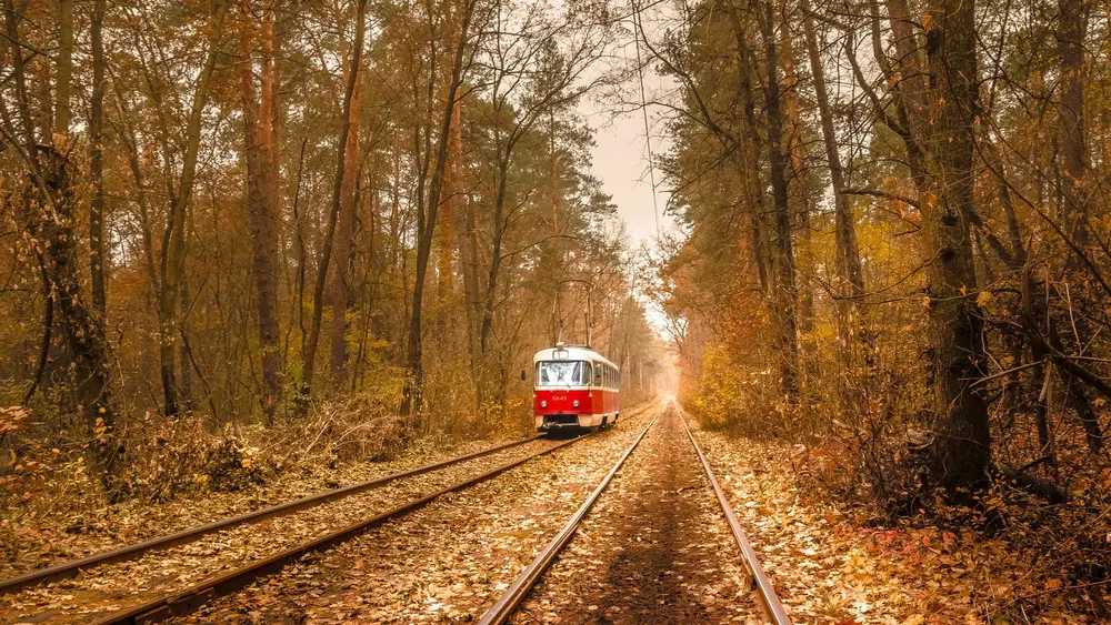 Ukraine - a tram in Kyiv (??) Downloaded from Wallhaven. Author and rights unknown - please get in touch for crediting, or if there's any issue.