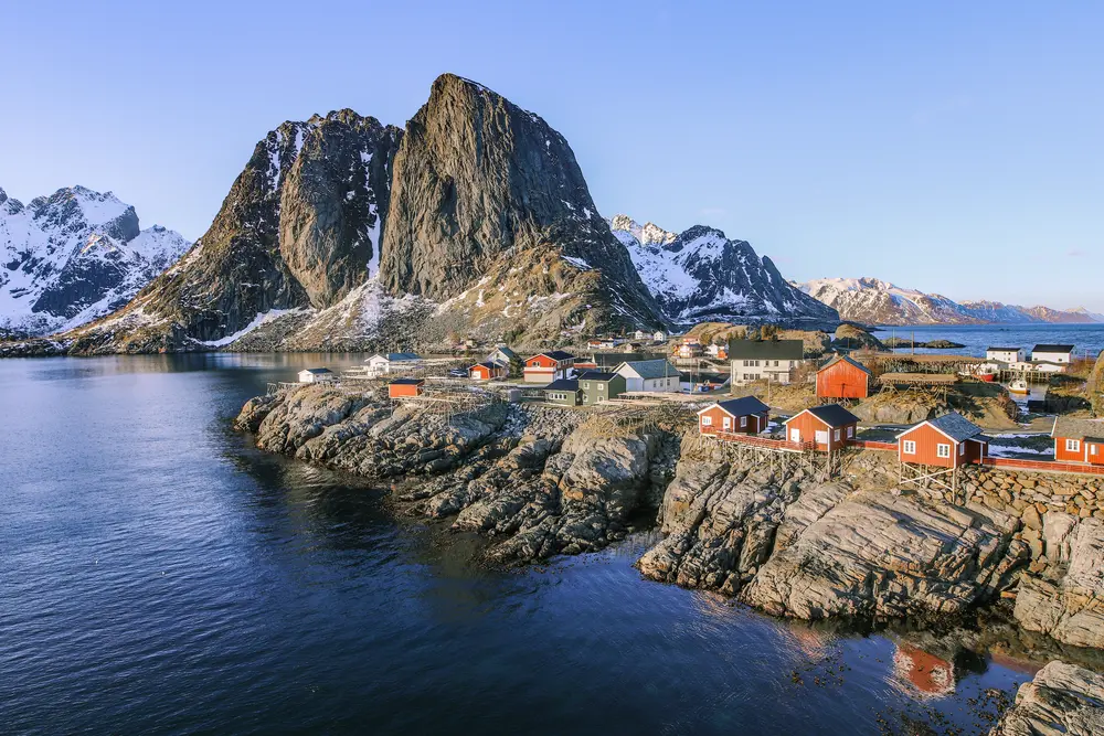 Lofoten, Norway. Downloaded from Wallhaven. Author and rights unknown - please get in touch for crediting, or if there's any issue.