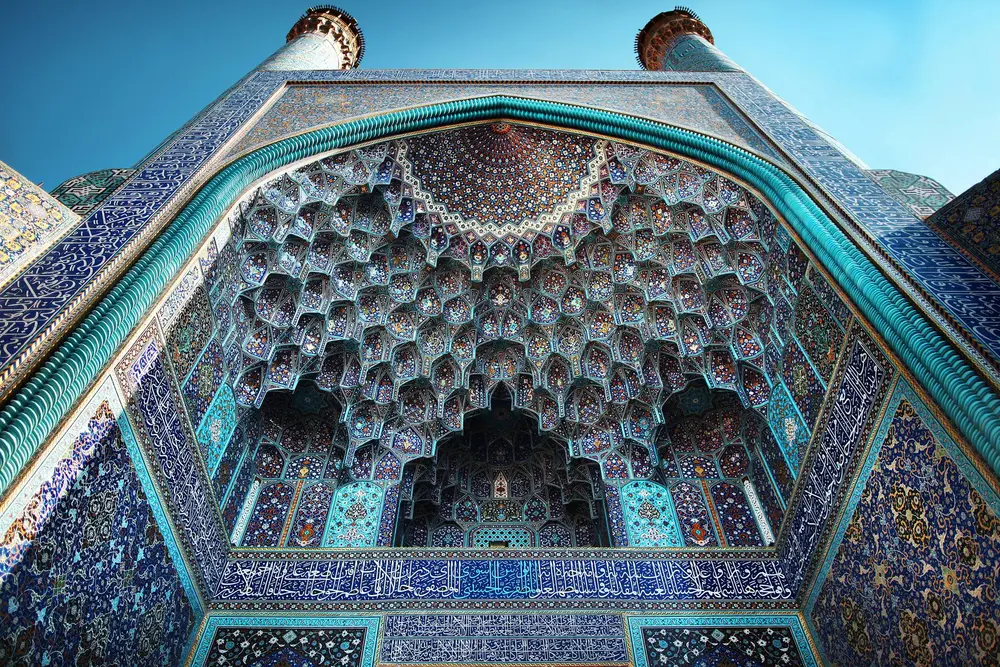 The Blue Mosque? Downloaded from Wallhaven. Author and rights unknown - please get in touch for crediting, or if there's any issue.